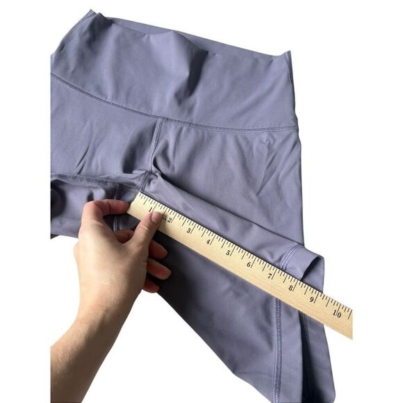 Everlane The Perform Biker Shorts size S Plum Purple Athletic - Picture 6 of 9